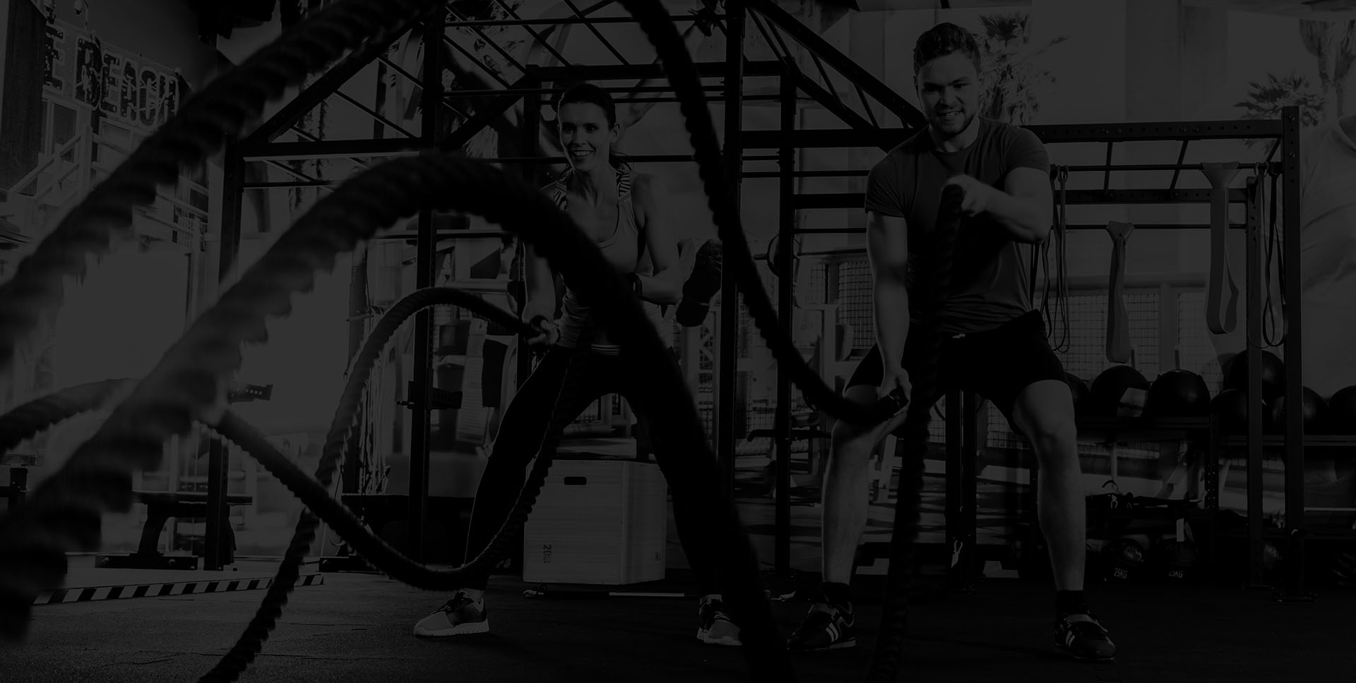 man en vrouw in de fitness ux-cross